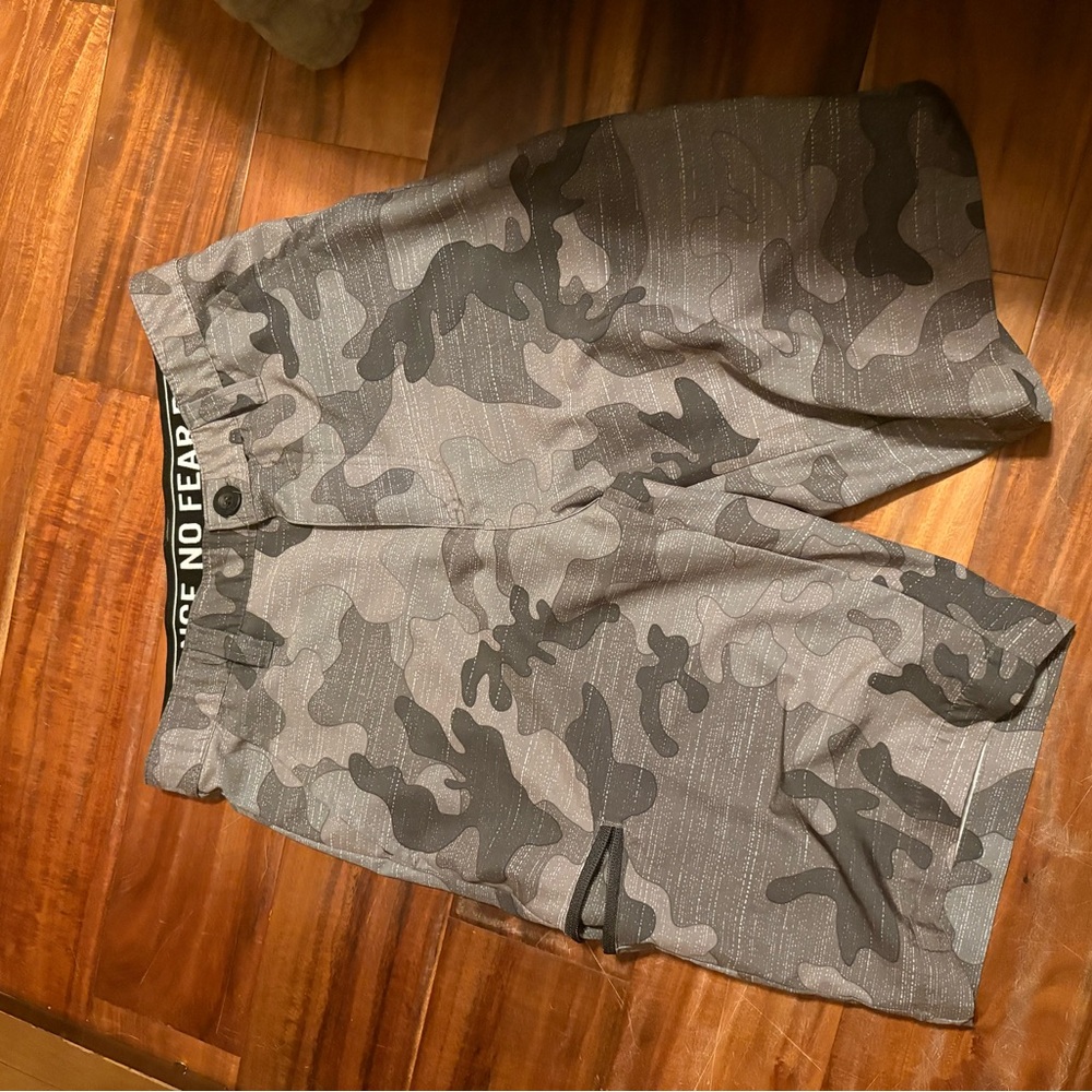 No‎ Fear Performance Men’s Camo Shorts Gray Black Size 28 (0579)